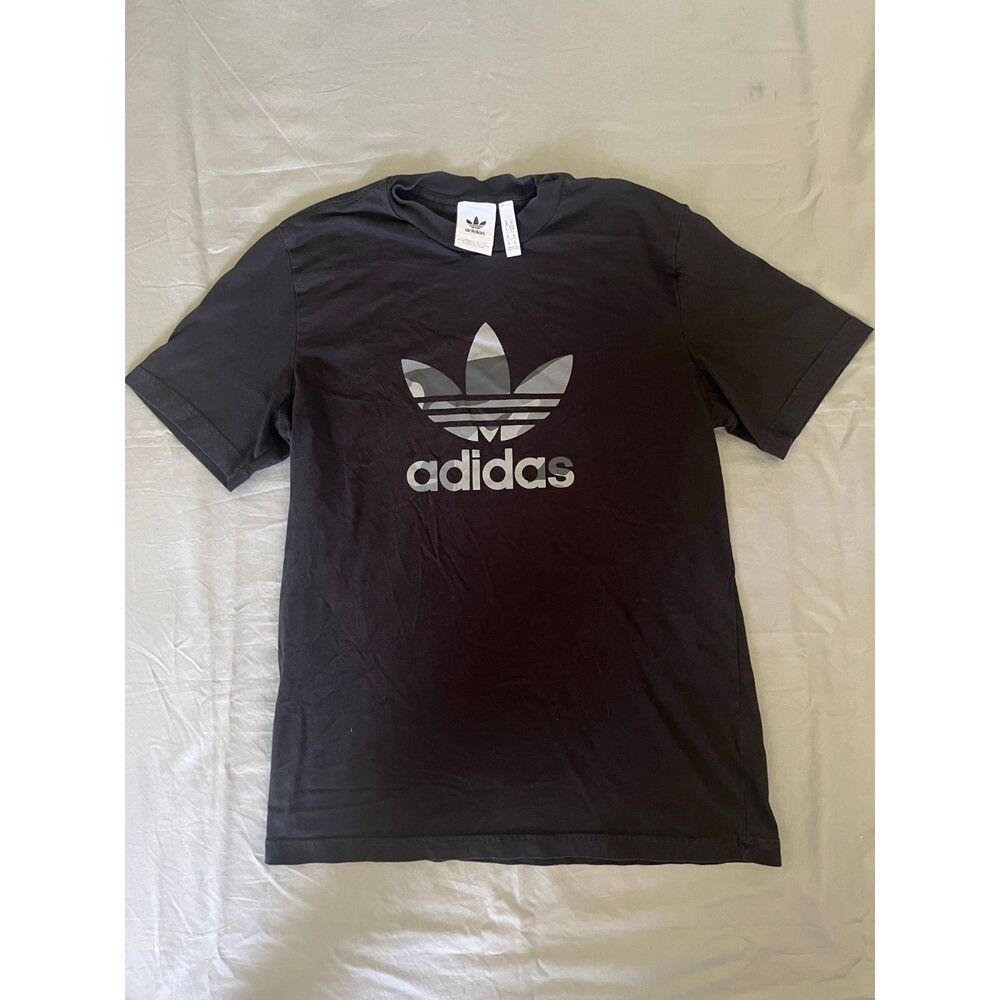 adidas Men's shirt size M